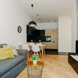 Apartament Shortstaypoland Grzybowska, Warszawa
